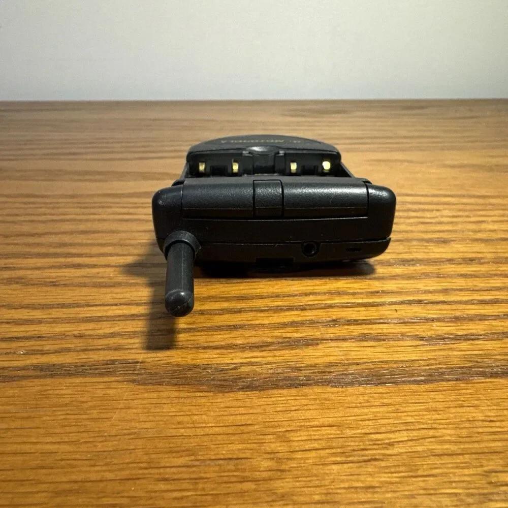 StarTAC 3000 Motorola Flip Phone In Box Charger Clip  Collectible